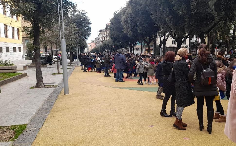 Terremoto a Cosenza, piazza Rodotà divide i cittadini "un rischio se fosse stata aperta" 51 Scuola Cosenza piazza Rodota
