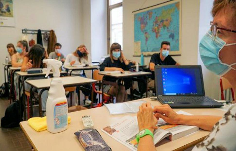 Scuola in sicurezza: alla Calabria oltre 13mln per mascherine e igienizzanti 51 Scuola docenti 1