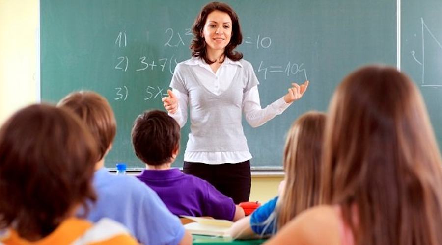 Scuola insegnante classe alunni