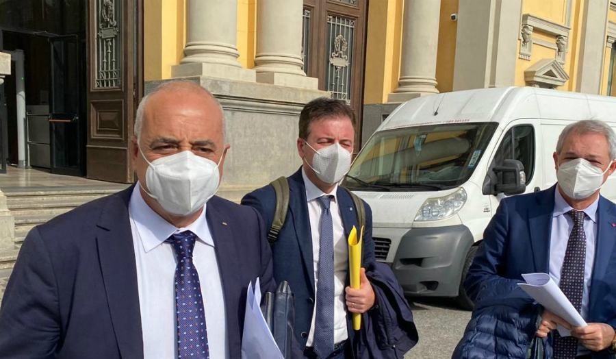 Sanità e pandemia, esposto dei sindacati in Procura e alla Corte dei Conti 51 Segretari Cgil Cisl Uil davanti a Tribunale CZ