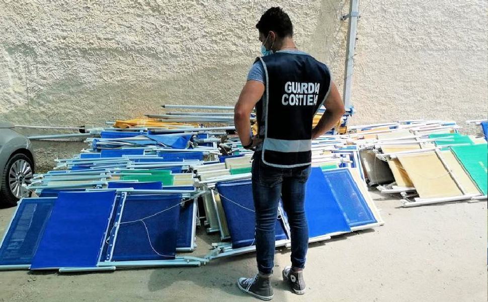 Sequestro ombrelloni Ricadi2