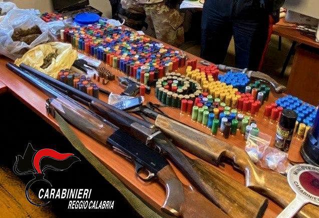Siderno Arrestato per detenzione illegale di armi e detenzione ai fini di spaccio di sostanze stupefacenti
