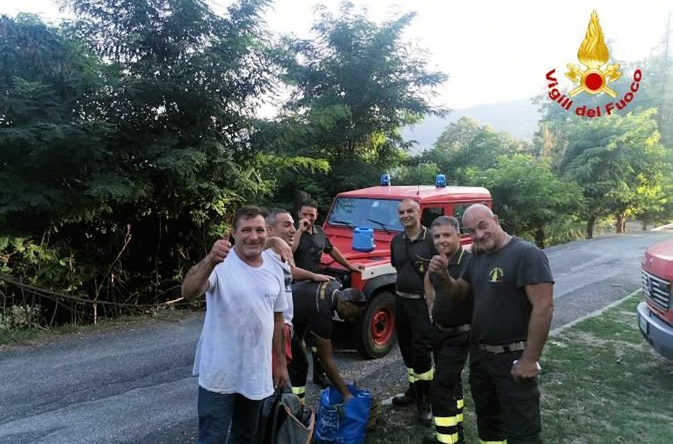 Si perdono tra i boschi della Sila. Soccorsi dai vigili del fuoco due escursionisti di 53 anni 51 Soccorsi escursionisti