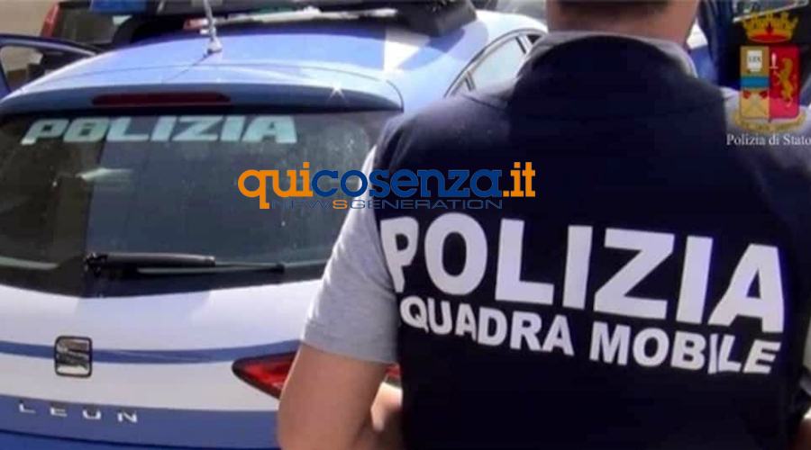 Si spacciano per poliziotti per rapinare una coppia, arrestati tre calabresi a Bologna 51 Squadra mobile polizia 24