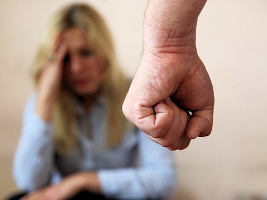 Aggredisce per strada la ex, arrestato dai carabinieri 51 Stallking violenza donne 4
