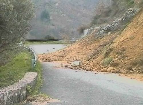 Dopo dodici anni riapre la strada di collegamento Paterno Calabro-Dipignano 55 Strada Paterno Dipignano