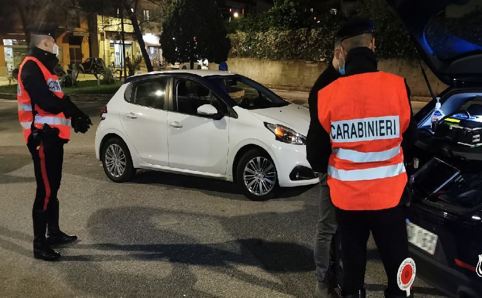 Serrati i controlli ai Green Pass, scattano denunce e multe per oltre 10mila euro 51 TAURIANOVA. SERRATI I CONTROLLI AI GREEN PASS ARRESTI DENUNCE E SANZIONI AMMINISTRATIVE PER UN IMPORTO COMPLESSIVO OLTRE 10.000 EURO