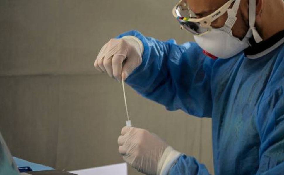 Covid: a Caloveto 20 casi da accertare con il tampone molecolare 51 Tamponi covid 18