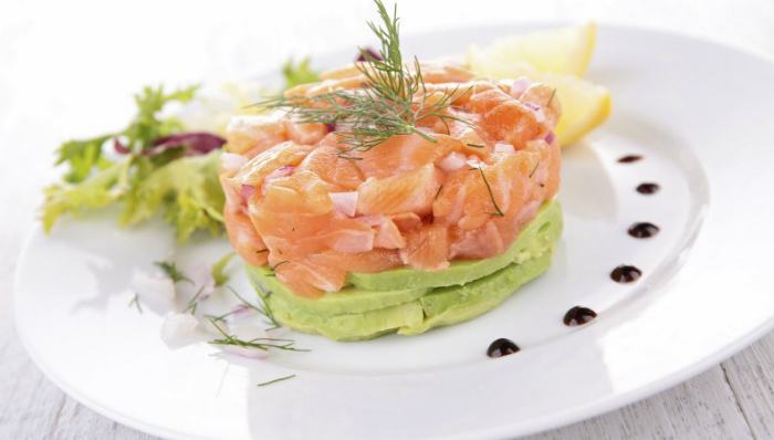 Tartare di salmone e avocado