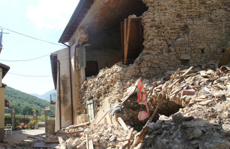 Terremoti, Tansi: "Cambiare la cultura dei calabresi rispetto alla fatalità delle calamità naturali" (AUDIO) 53 Terremoto crollo