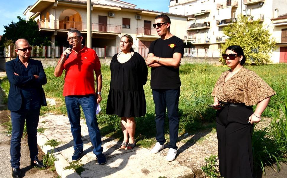 Terreno lauropoli cassano parco giochi sindaco