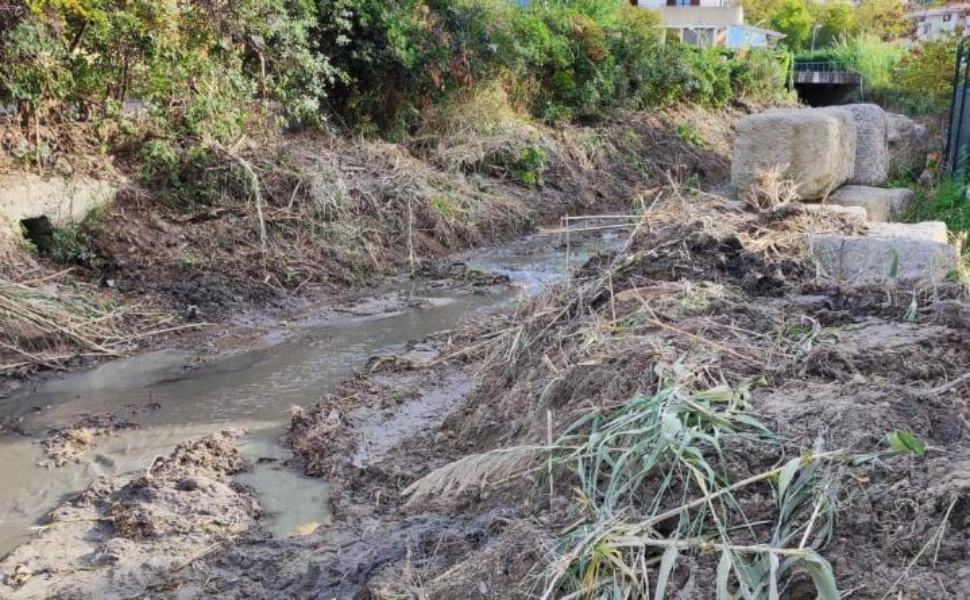 Belvedere Marittimo: «bene pulizia dei torrenti ma va raccolto il materiale residuo» 51 Torrente Gafaro Belvedere Marittimo