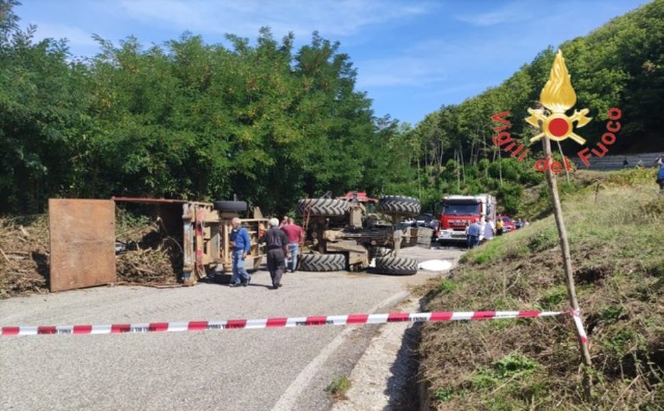 Tragedia 15 enne Cellara trattore 01