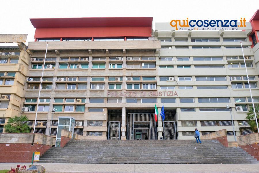 Cosenza, accusato di stalking e maltrattamenti in famiglia. Torna libero 51 Tribunale di Cosenza 46