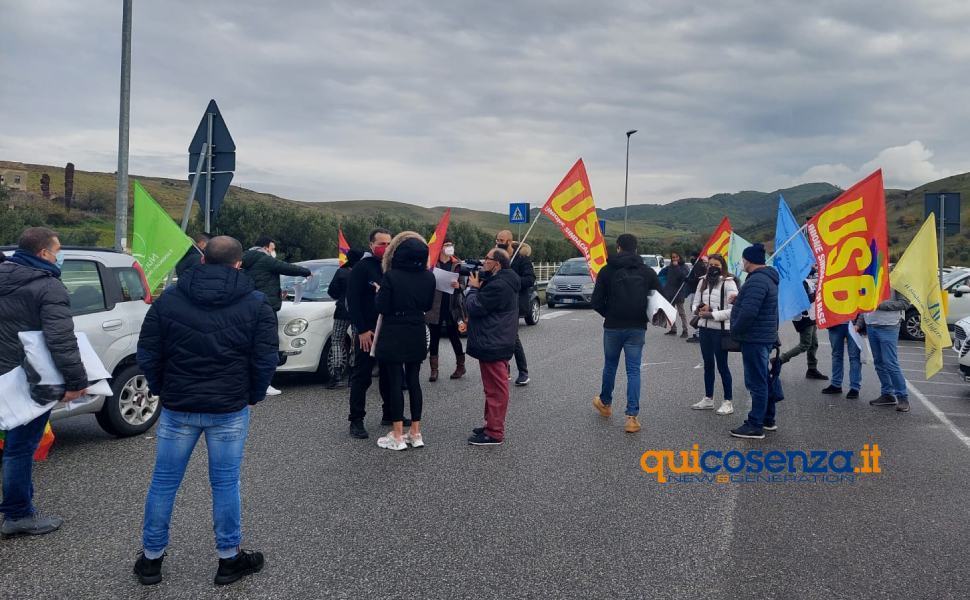 Sit in degli infermieri precari alla Cittadella: "eroi usa e getta" 4 USB Nursing up cittadella regionale