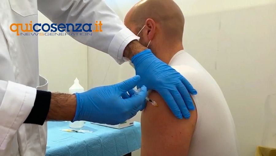 Cosenza, vaccini anche di notte. Il Comune pensa ad una rete operativa 51 Vaccini Cosenza 3