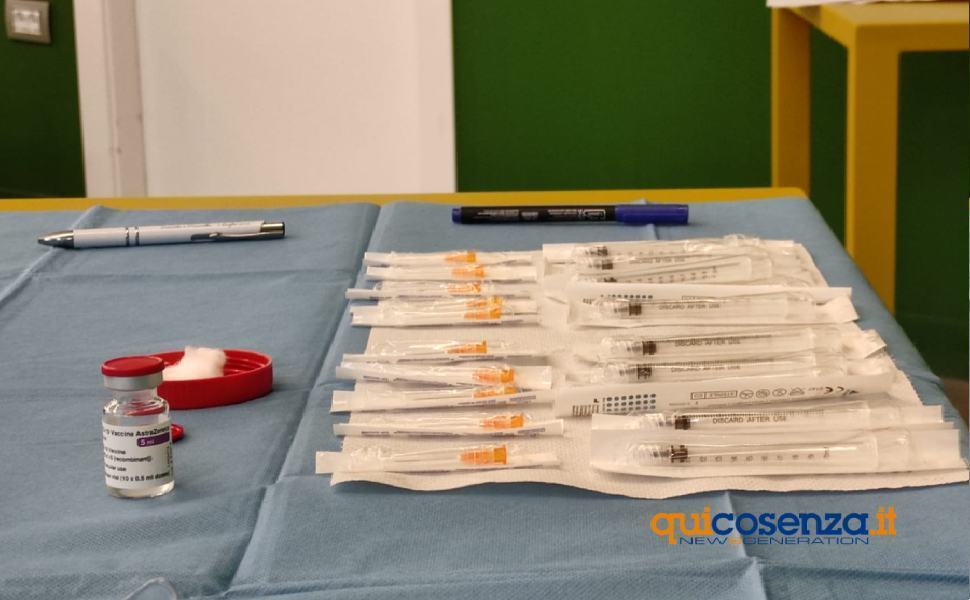 Vaccini vax day parco acquatico rende astrazeneca 1 3