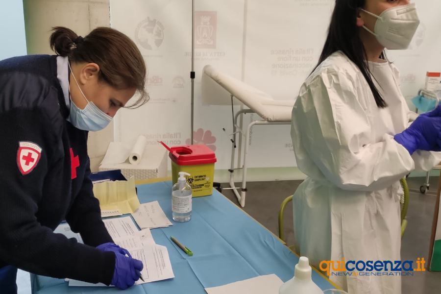 Vaccini vax day parco acquatico rende