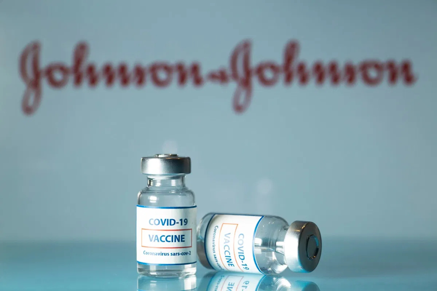 Ema, ok al vaccino Johnson&Johnson "sicuro ed efficace". Casi simili ad AstraZeneca 51 Vaccino JohnsonJohnson 2