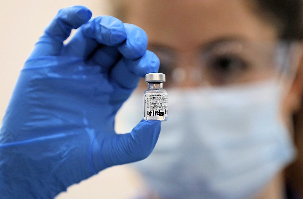Sanitari no vax, il Governo accelera. Dal cambio di mansione fino al licenziamento 65 Vaccino sanitari
