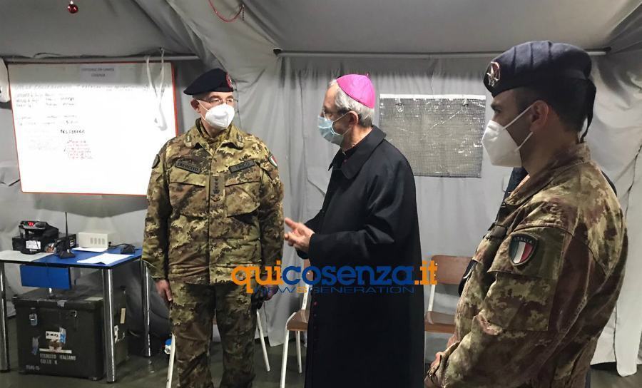 Il vescovo all'ospedale da campo di Cosenza: "Esercito e militari sono angeli custodi" 55 Vescovo ospedale da campo cosenza 02