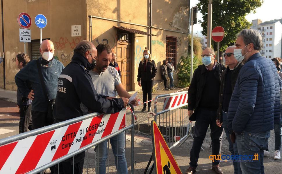 Via 24 maggio chiusa cosenza 02