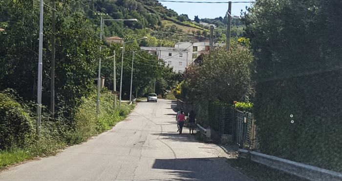 Rende, residenti di C.da Cutura esasperati dai rom: "sporcizia, prostituzione e illegalità. Ma lo Stato dov'è?" 55 Via Portogallo 1