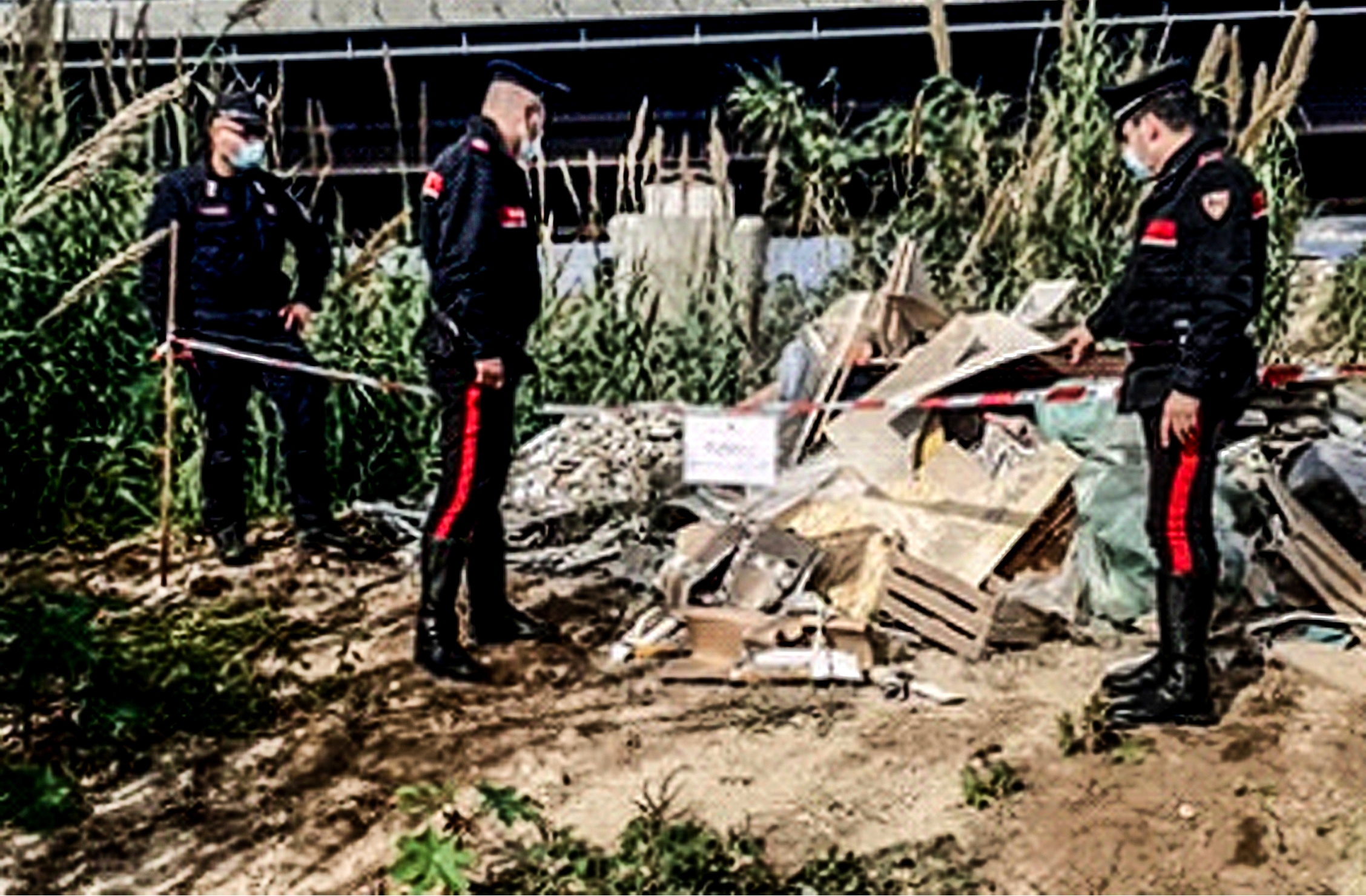 Scoperta discarica abusiva, denunciate 4 persone 51 Villa San Giovanni Comunicato stampa gestione illecita di rifiuti