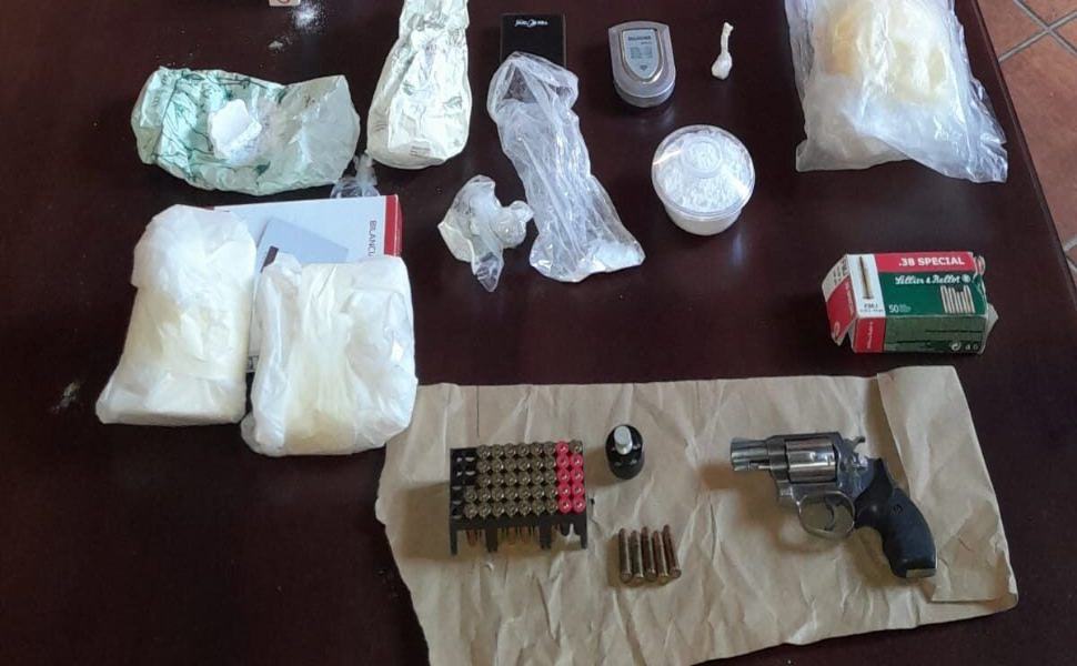 Cosenza, sorpreso con armi e ingenti quantitativi di droga. Arrestato 52enne 1 WhatsApp Image 2022 06 29 at 11.43.49 1 e1656495983371 b092069d