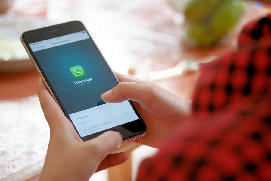 Ragazzino pestato da un coetaneo, un numero whatsapp contro le violenze 64 WhatsApp chat ragazzo telefono