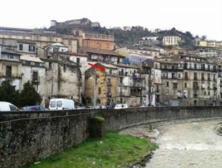 Lungo Crati chiusa al traffico, le buche spariranno 79 a945bd8df116c6449617abe579a6a2f8