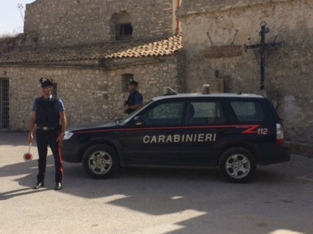 Estorsori colti in flagranza di reato mentre sottraevano denaro ad un agricoltore 51 ab17f694c1a306afff9e9af41450ddfb