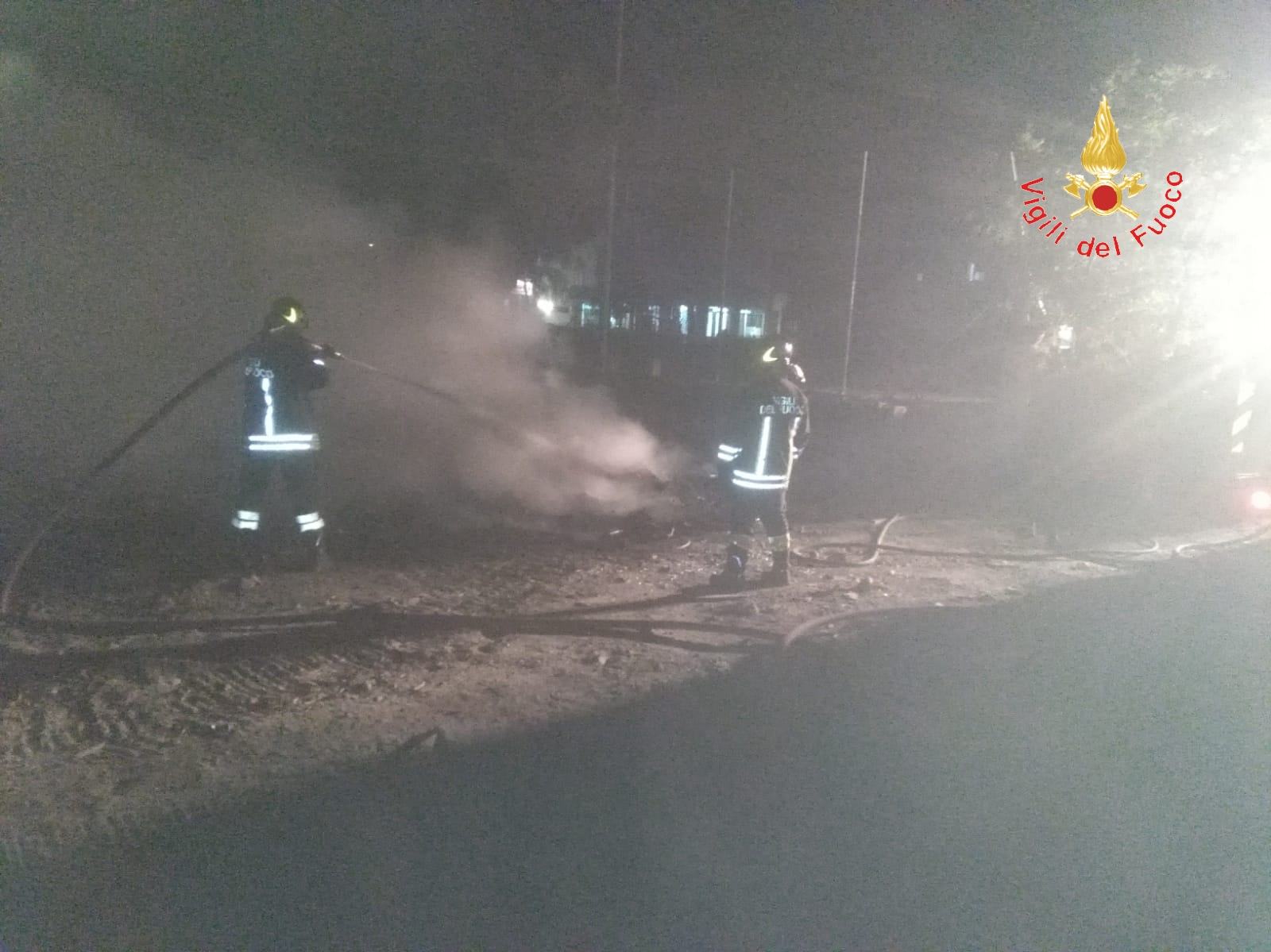 Incendio in un cantiere, ma i Vigili del Fuoco non possono attraversare il ponte 55 abf56ed4 017e 4e51 bd4e a1c08e52341f