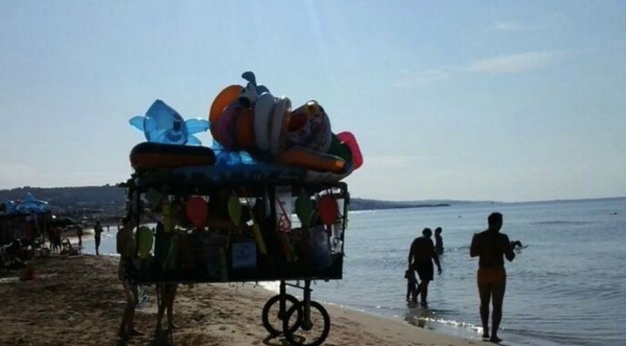abusivi in spiaggia ambulanti
