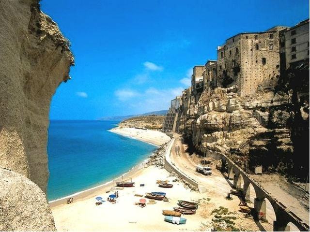 Rapporto sul turismo 2015, la Calabria tra le Regioni con il maggior numero di operatori turistici 51 ac544b6d7310ad4be9d02c1033fce6cc
