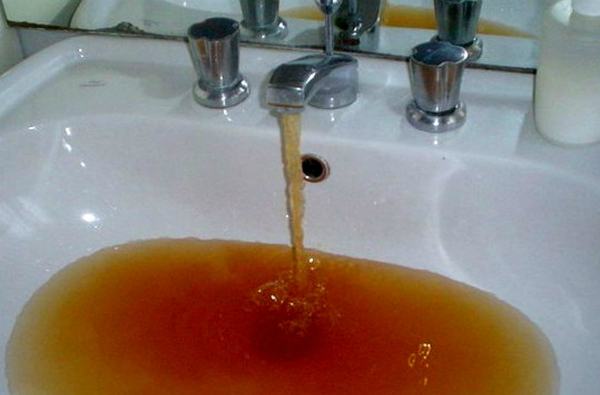 acqua marrone 2