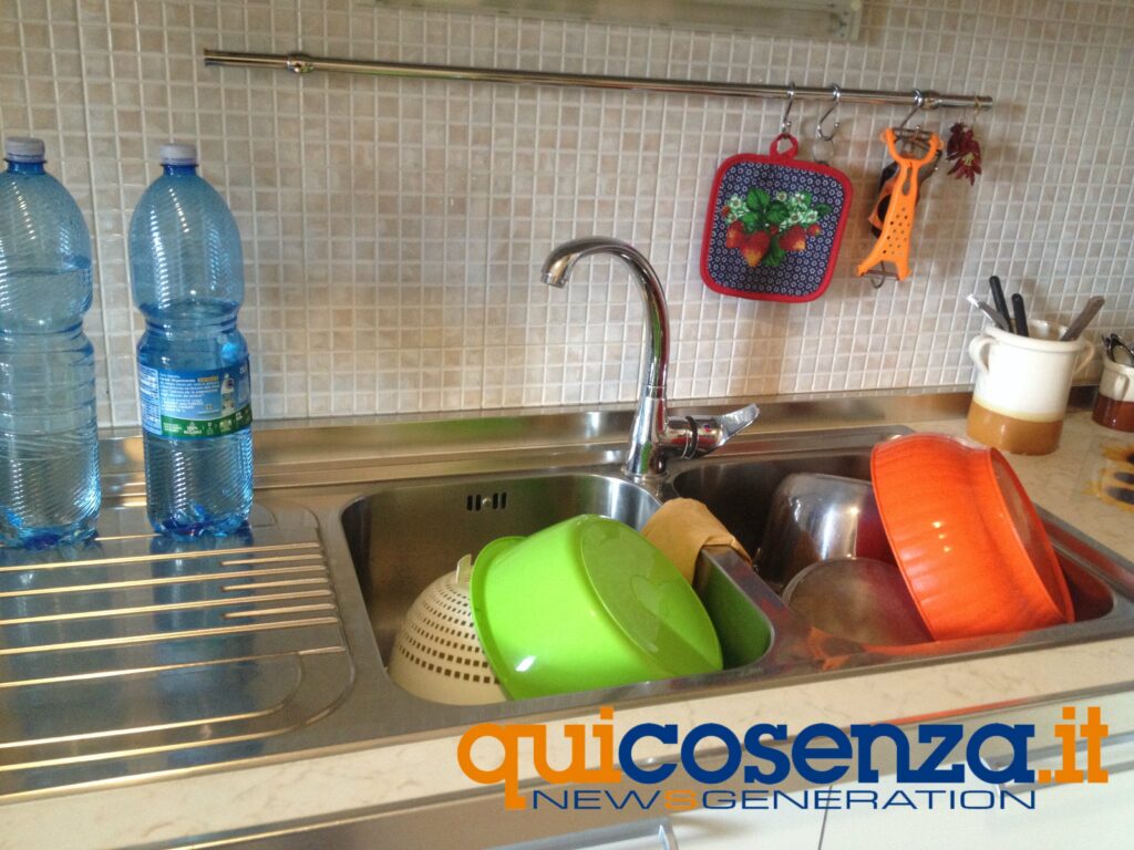 Colpo d'ariete e manovre manuali, ecco perché Cosenza è senza acqua (VIDEO) 6 acqua villaggio europa 1 6