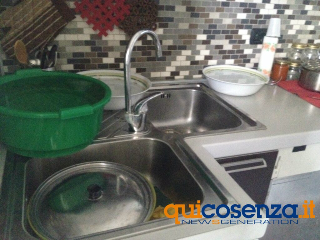 Acqua, indagini su Sorical per interruzione di pubblico servizio: "Sono in debito" 1 acqua villaggio europa 3 1