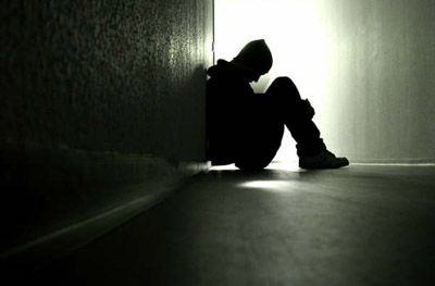 adolescente solo y triste 02