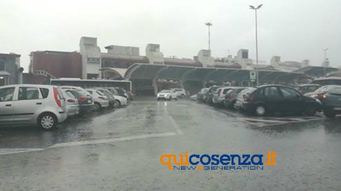 Maltempo: frana sull'A2, voli in arrivo a Lamezia dirottati a Brindisi. Ritrovato anziano scomparso a Cropani 53 aeroporto lamezia maltempo