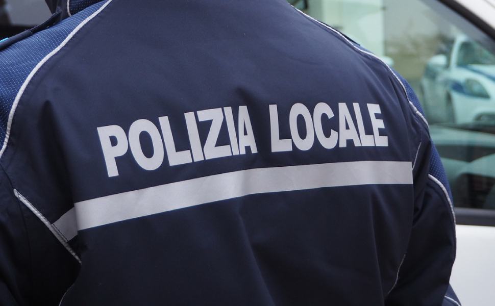 agente polizia locale 3