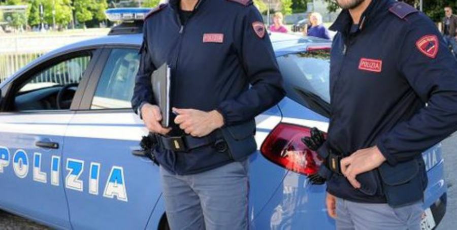 Rifiutano di fornire i documenti alla Polizia, due arresti e una donna denunciata 51 agenti di polizia