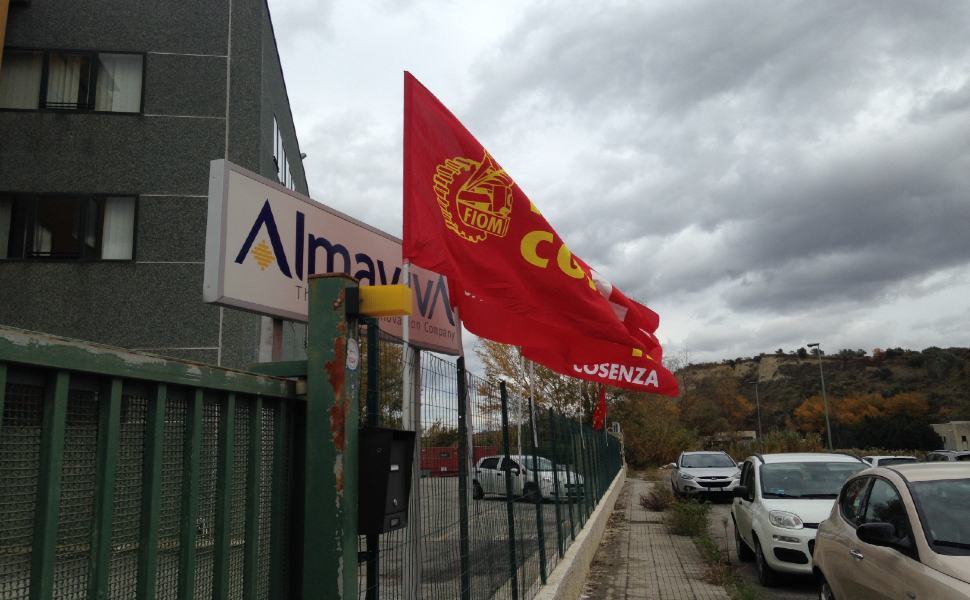 Almaviva verso la chiusura, 189 lavoratori disoccupati a Rende "scelta scellerata" 51 almaviva 3 1 1 1