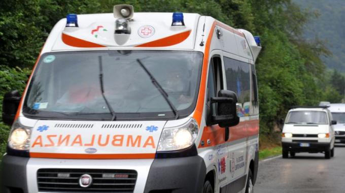Tragico incidente stradale, morto un operatore del 118. Donna in gravi condizioni 51 ambulanza 6