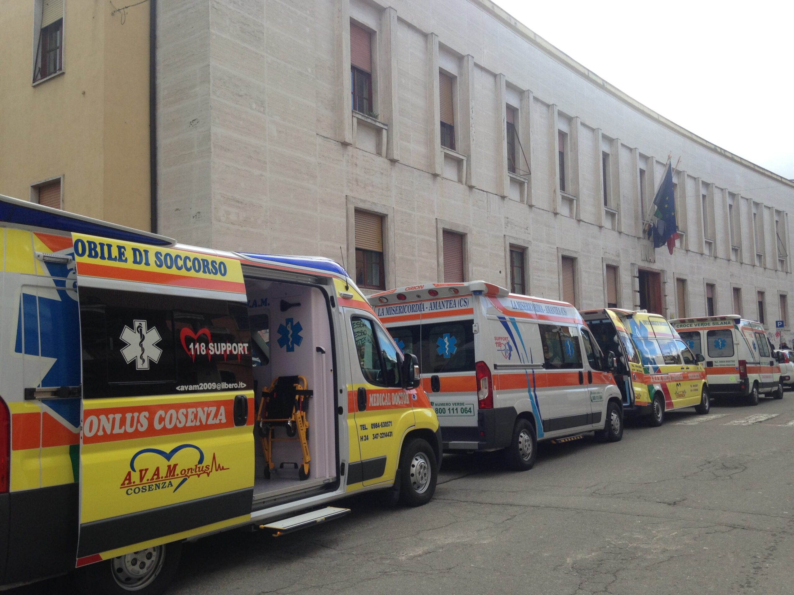Cosenza: da domani postazioni guardia medica senza medici in città e provincia 74 ambulanze cosenza 2 scaled