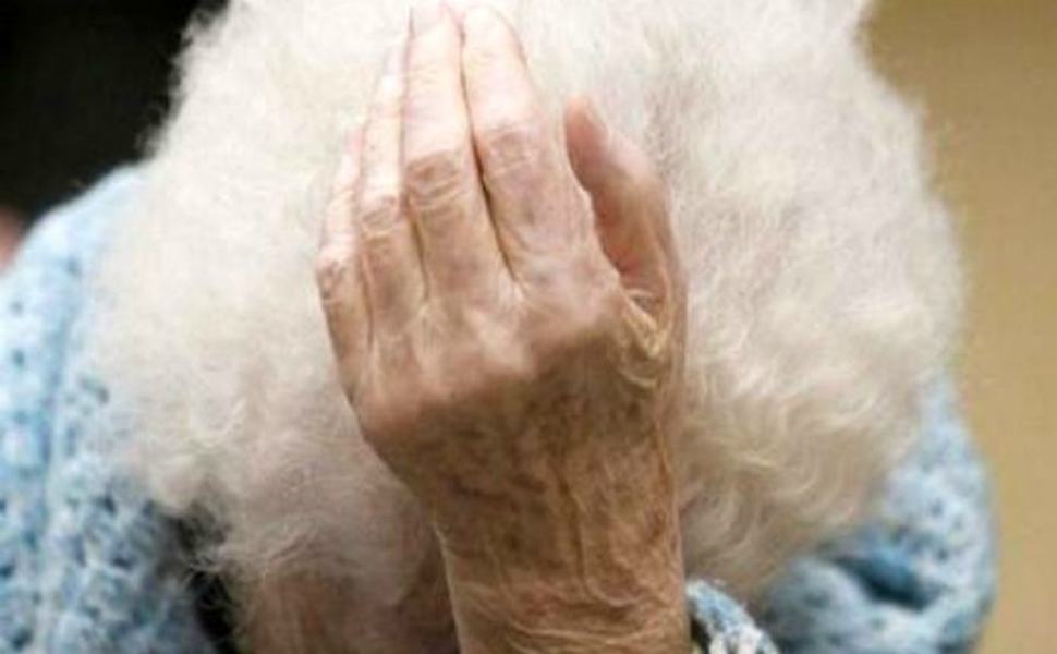 Gravi maltrattamenti alla madre anziana, arrestato 45enne 51 anziana 1 2