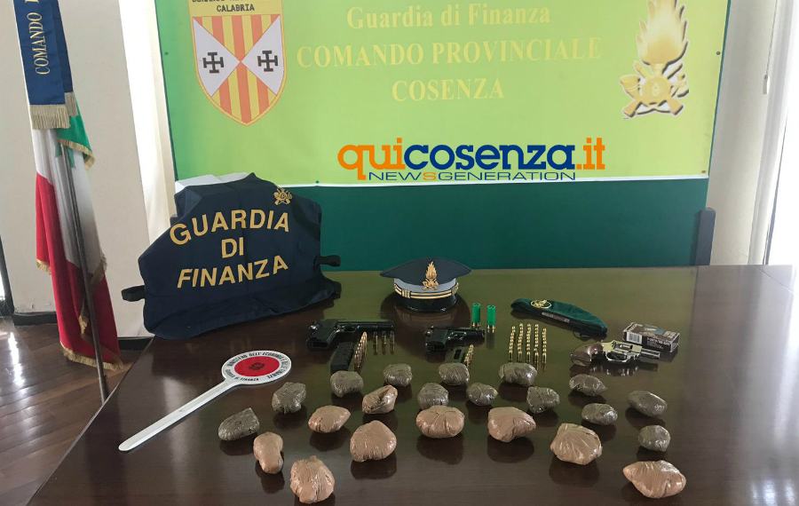 armi e cocaina cosenza GDF 01