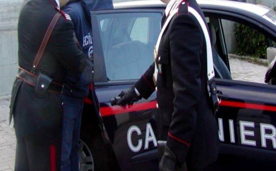 Perseguitava e minacciava di morte l'ex moglie: 52enne arrestato 51 arresto carabinieri 1 2
