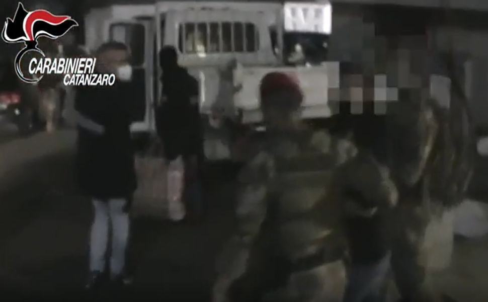 Latitante scovato in un bunker realizzato in una ditta di calcestruzzo 1 arresto gallace