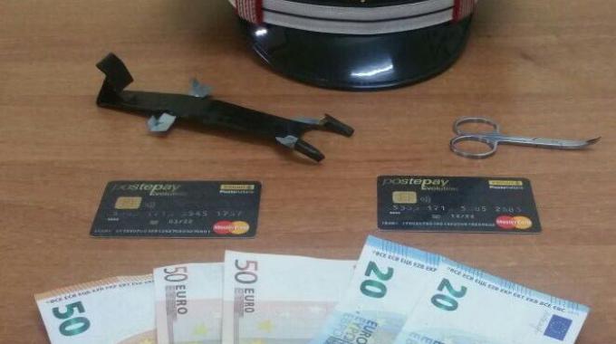 Svaligiano i bancomat con il trucco della "forchetta", arrestati tre romeni 51 arresto romeni bancomat